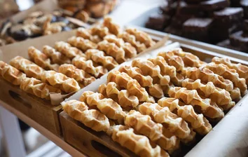 Frisch gebackene Waffeln auf einem Buffet auf dem GOB-Weihnachtsevent 2025.