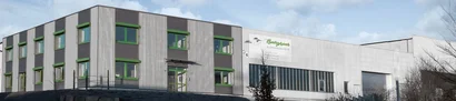 Firmengebäude der J & A Burghaus GmbH Außenansicht des Firmengebäudes der Aluminiumgießerei J & A Burghaus GmbH.