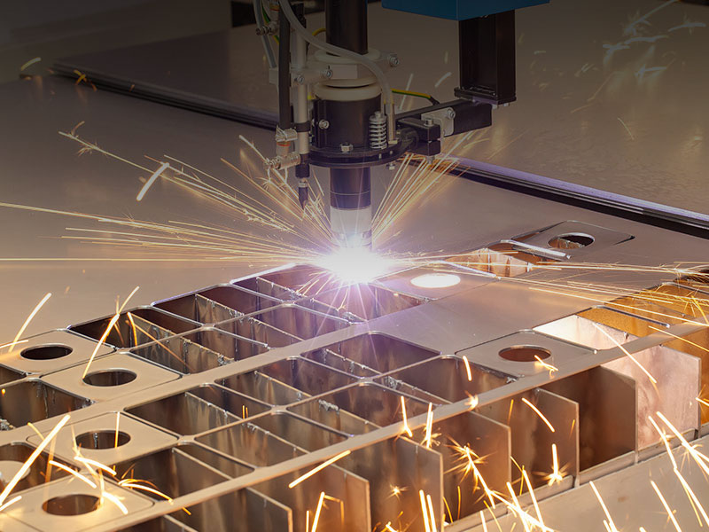 Laserschnitt auf Metallplatte